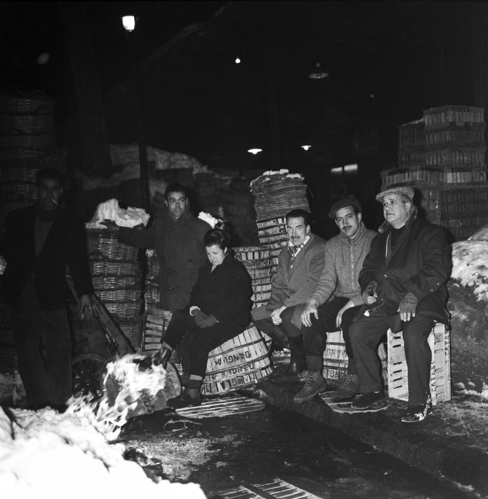 Treballadors de la parada Catasús durant la nevada de 1962