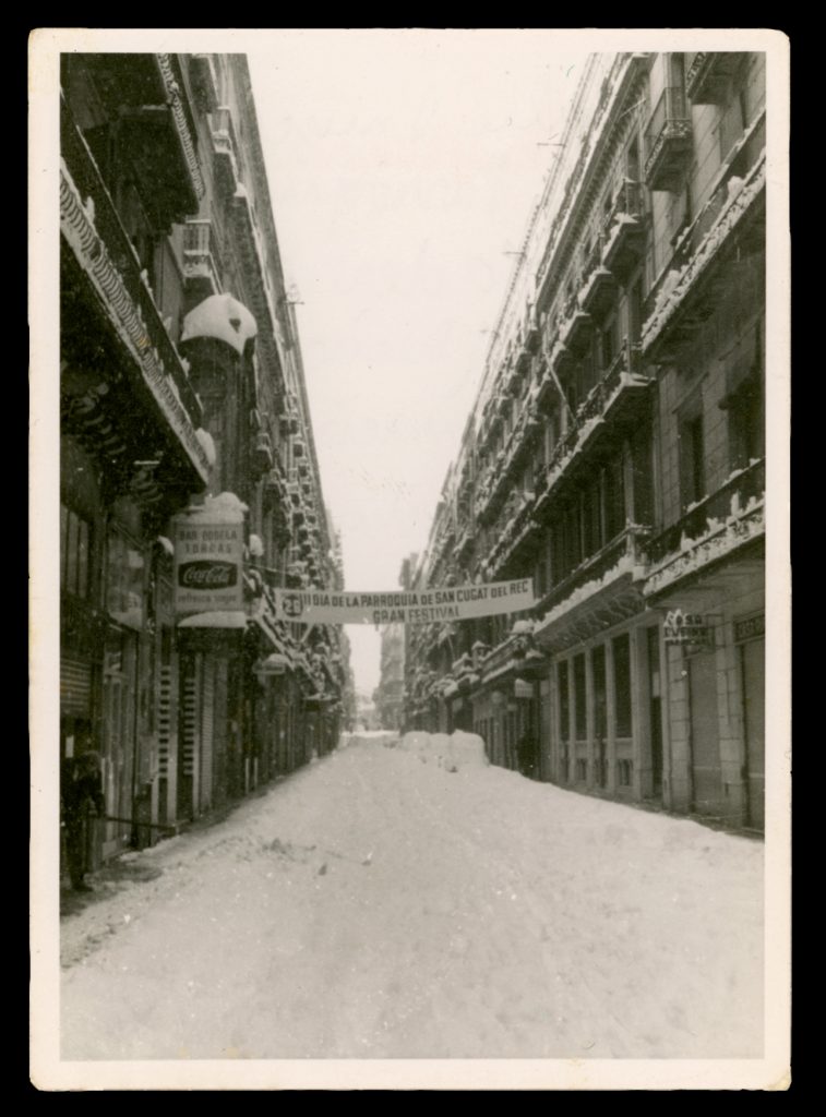 Vista de carrer nevat